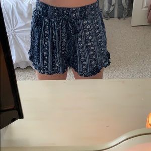 Flowy Hollister shorts
